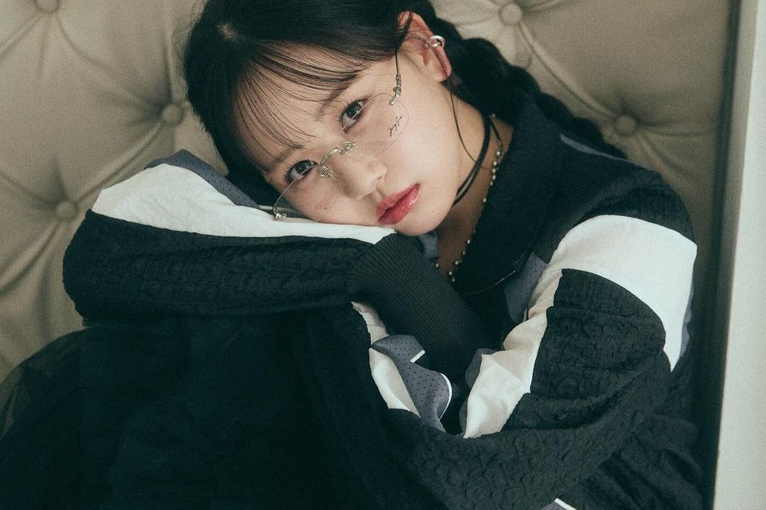 FRUITS ZIPPER・松本かれん、ちょっぴり大人びた“メガネ”SHOT公開